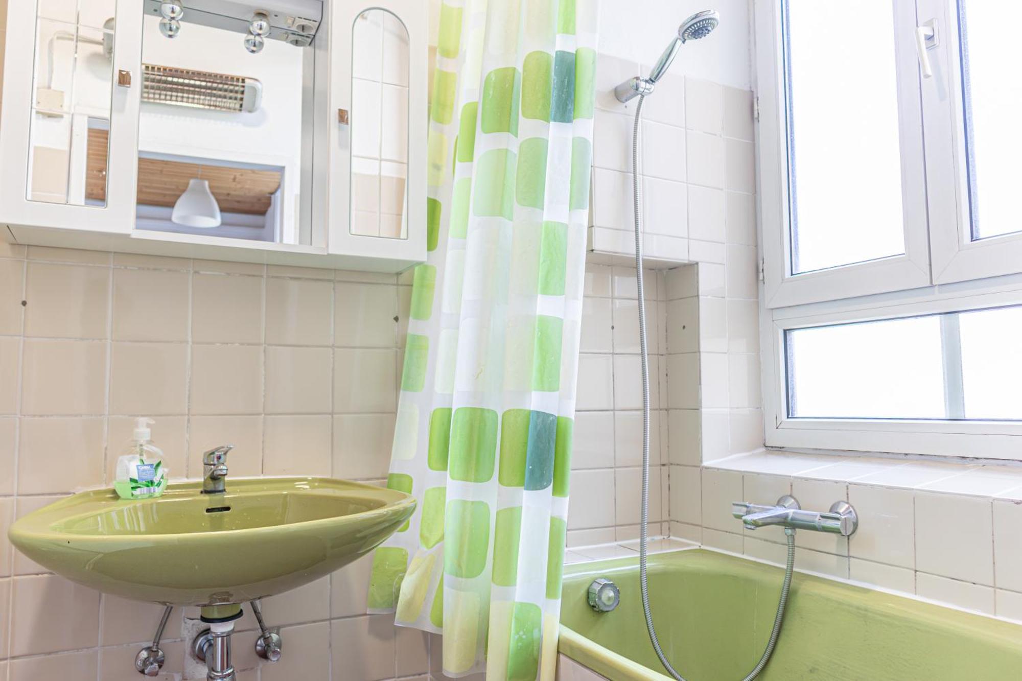 Spacious 3br Shared Apt. Comfortable And Roomy Apartment Wien