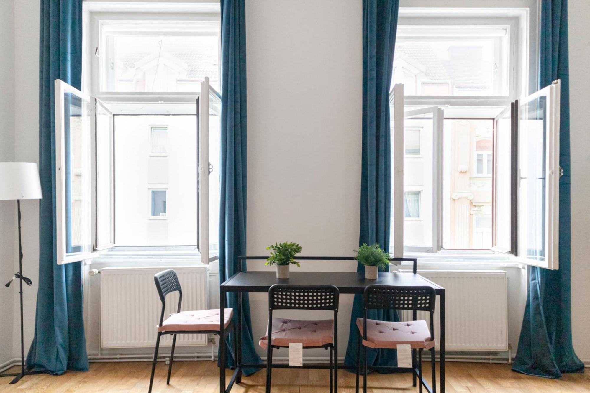 Spacious 3br Shared Apt. Comfortable And Roomy Apartment Wien